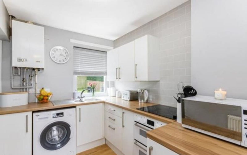 Room Mitchell Avenue in Cambuslang