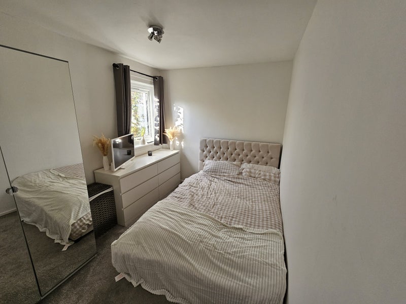 Room Mitchell Avenue in Cambuslang