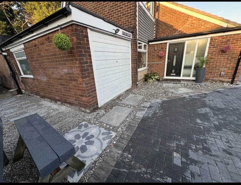 House Wilby Avenue in Bolton