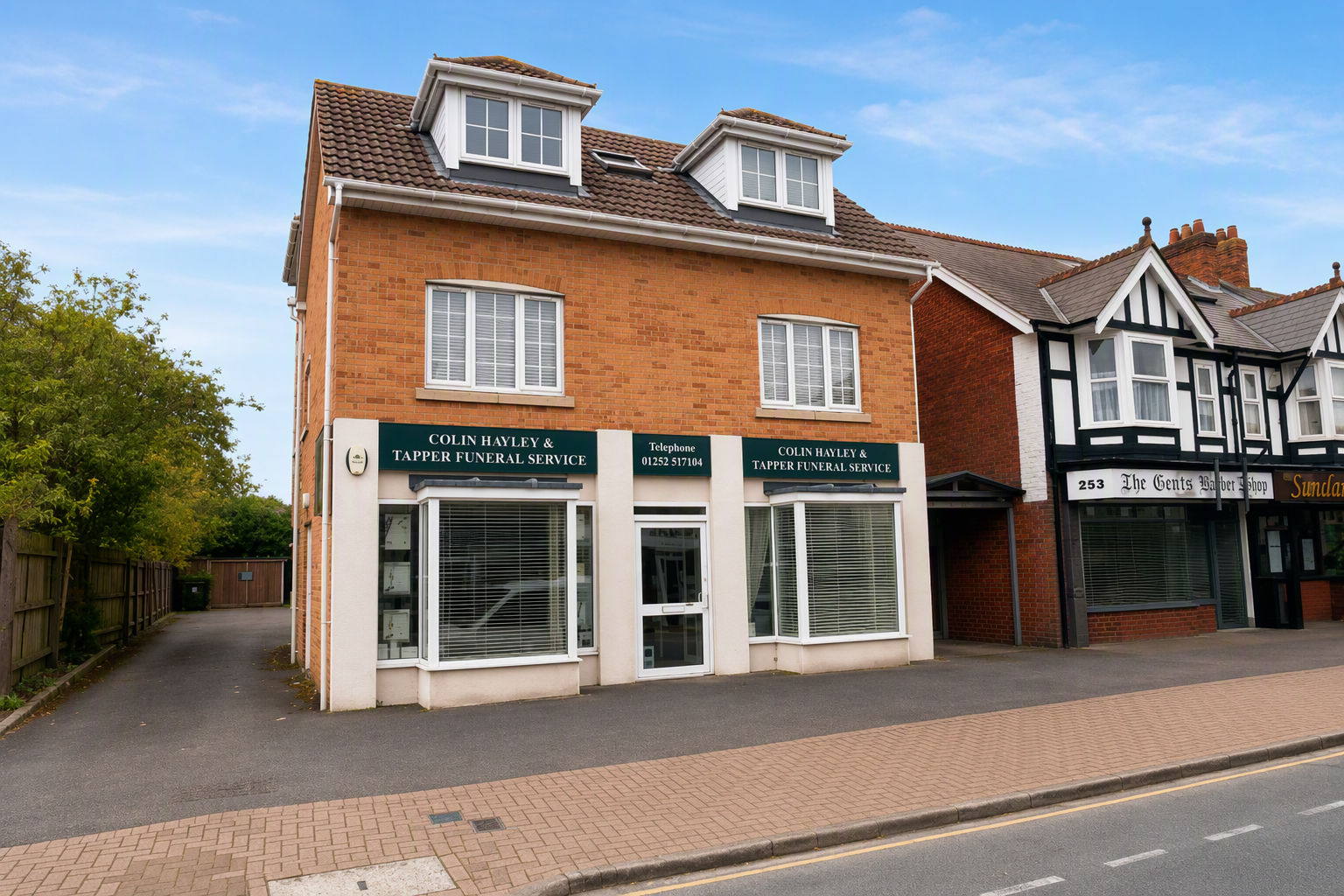 Flat Lymington Road in Highcliffe-on-Sea
