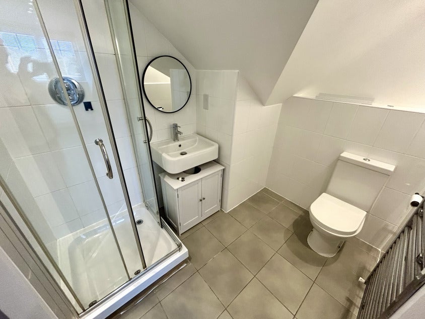 Flat Lymington Road in Highcliffe-on-Sea
