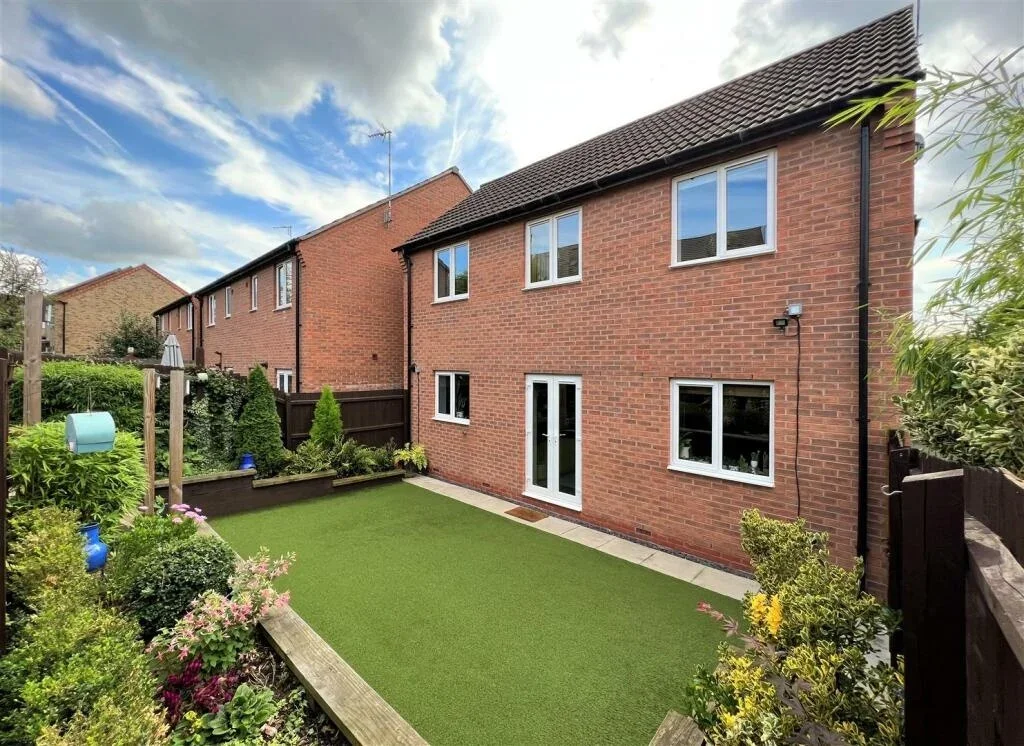 House Maynard Close in Charnwood