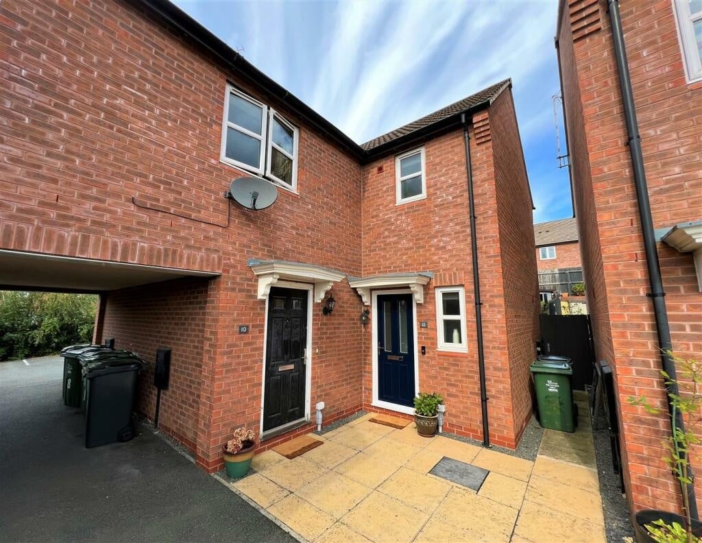 House Maynard Close in Charnwood