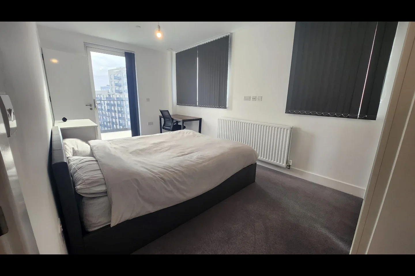 Room Healum Avenue in Greater London