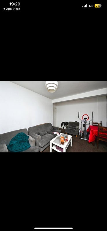 Room Broxtowe Drive in Mansfield Woodhouse