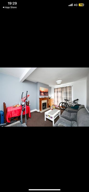 Room Broxtowe Drive in Mansfield Woodhouse