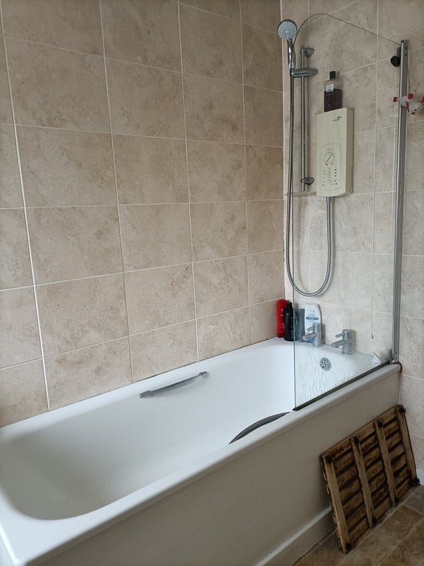 Room Saughton Mains Avenue in City of Edinburgh