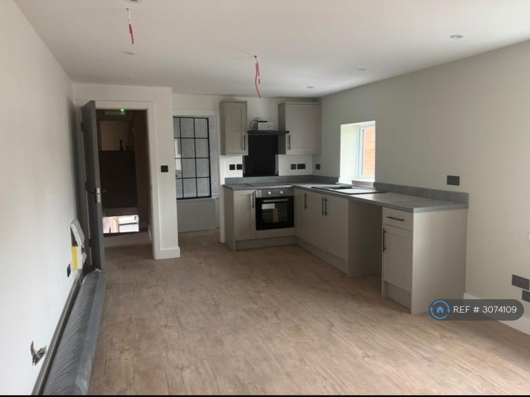 Flat Chantry Lane in Grimsby