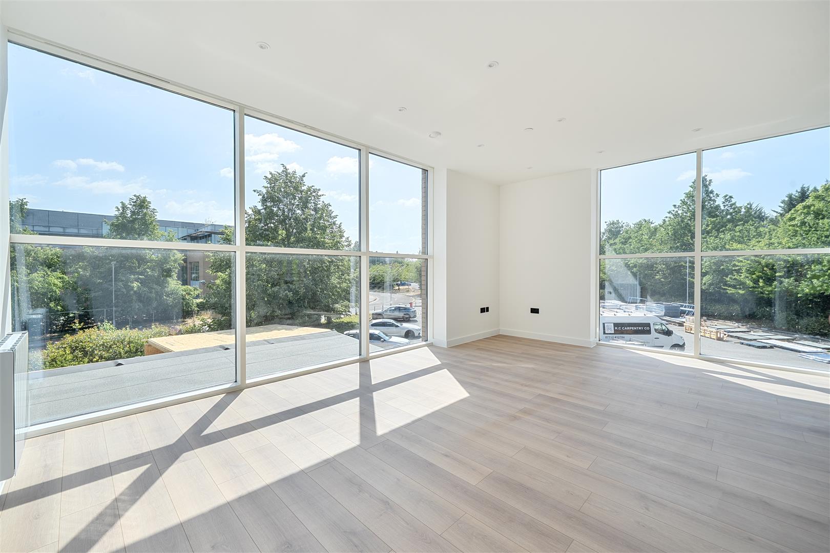Flat Vanwall Road in Maidenhead