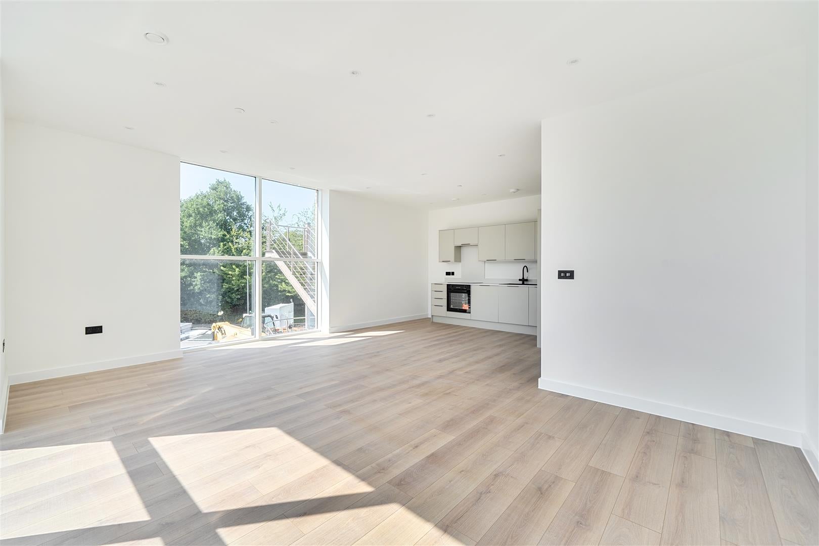 Flat Vanwall Road in Maidenhead