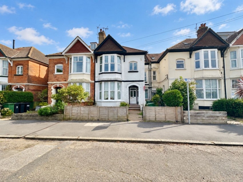 Flat Egerton Road in Rother