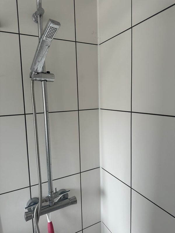 Room Emberley Close in Ferndown