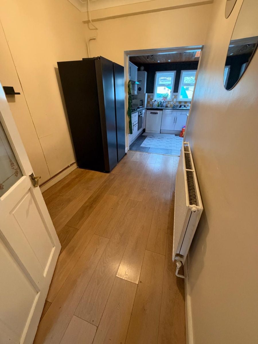 Flat Riverside in Greater London