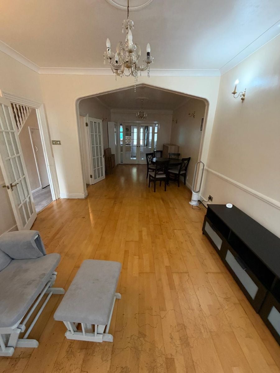 Flat Riverside in Greater London