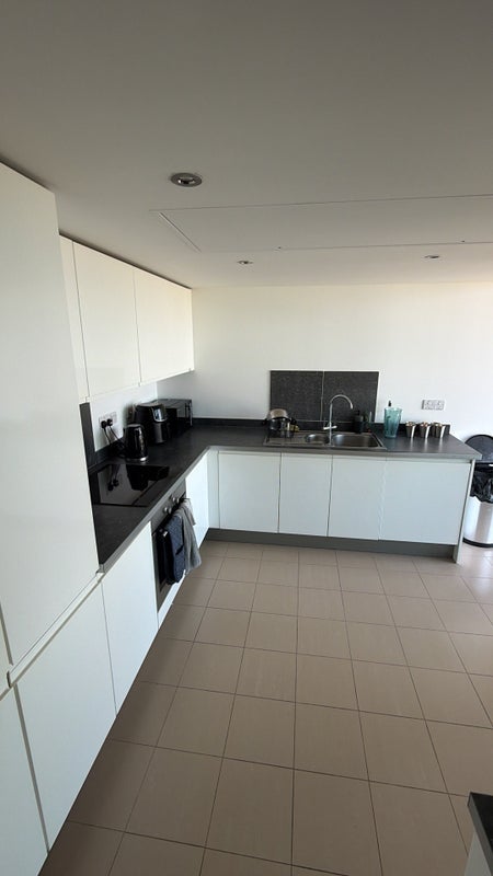 Room Lombard Road in Greater London