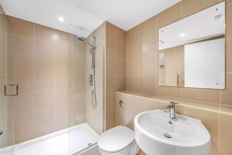 Room Lombard Road in Greater London