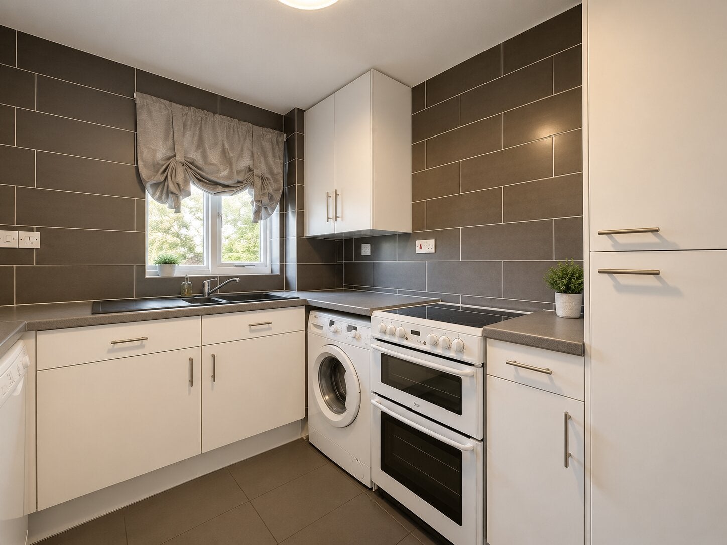 Flat Cherry Blossom Close in Greater London