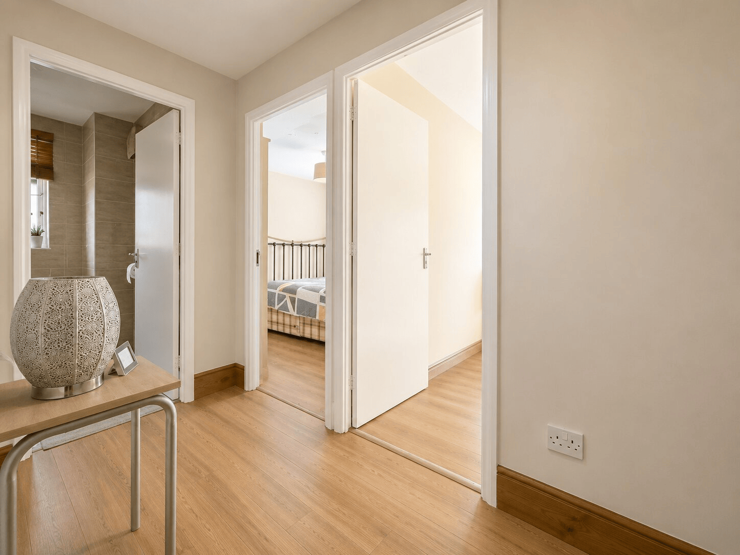 Flat Cherry Blossom Close in Greater London