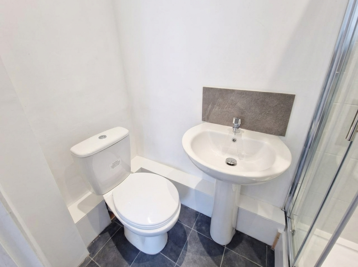 Room College Street in South Kesteven