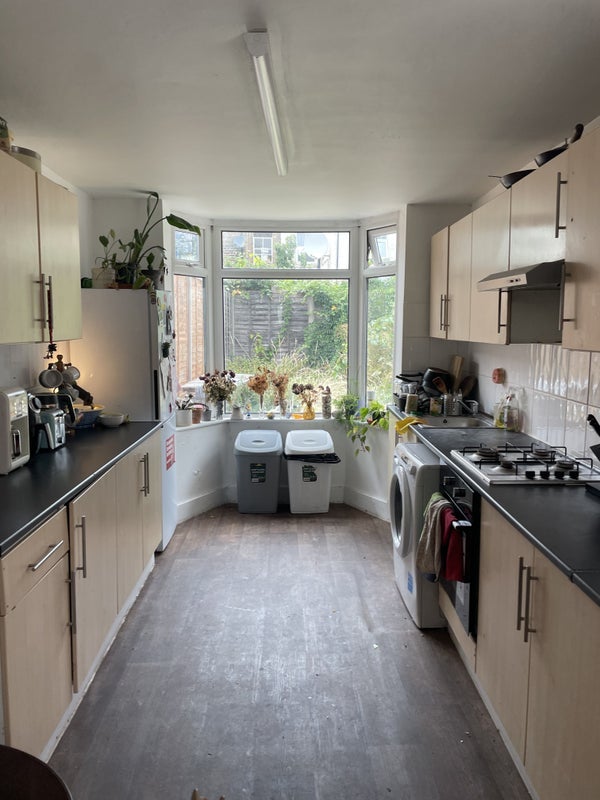 Room Glenwood Road in Greater London