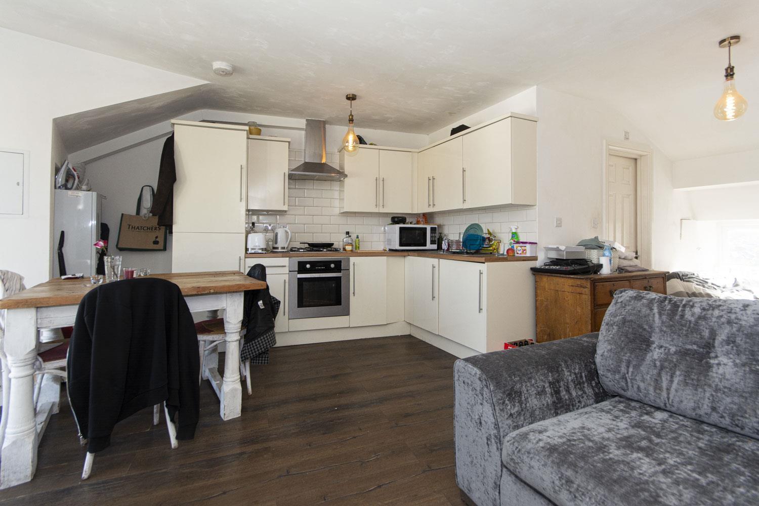 Flat Lavender Hill in Greater London