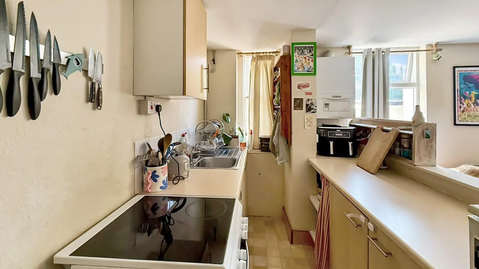 Flat Round Hill Crescent in Brighton