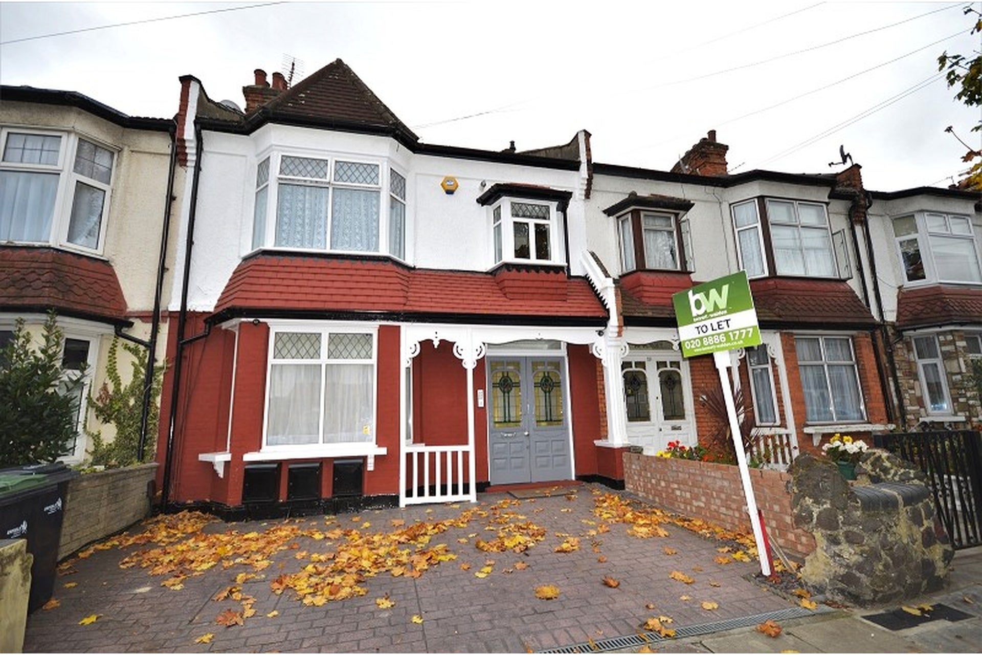 Flat Kelvin Avenue in Greater London
