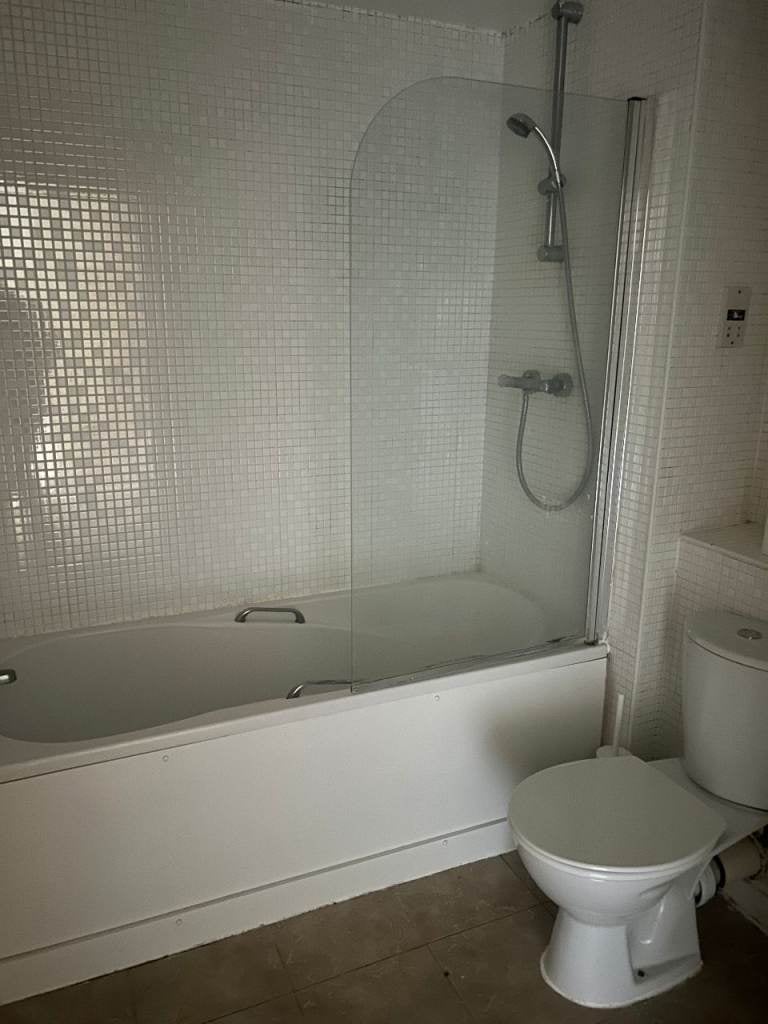 Flat Murray Close in Greater London