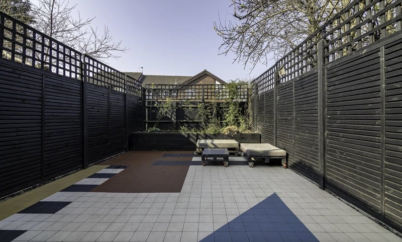 Room Woodford Road in Greater London