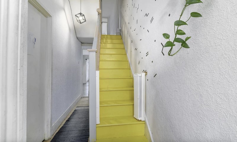 Room Woodford Road in Greater London