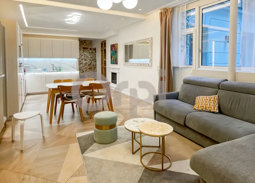 Flat Avenue Gambetta in Paris