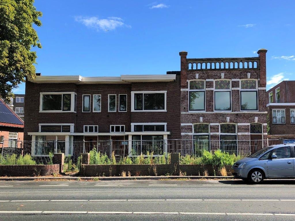 Huis Hoge Rijndijk in Leiden