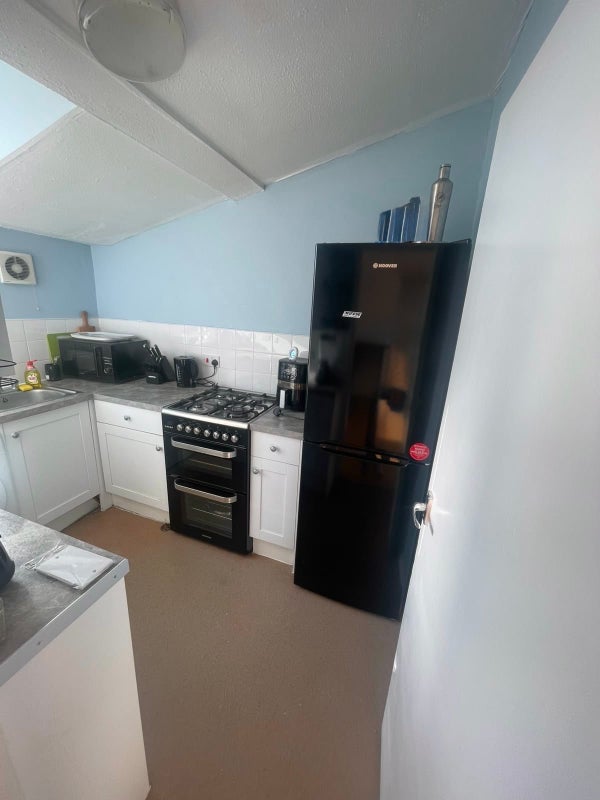 Flat Clifford Drive in Greater London