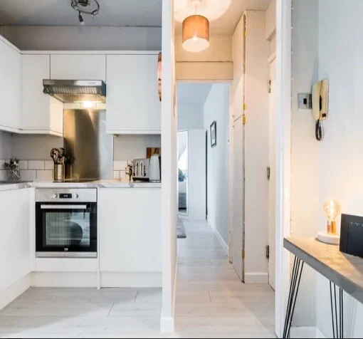 Flat Shepherds Bush Green in Greater London