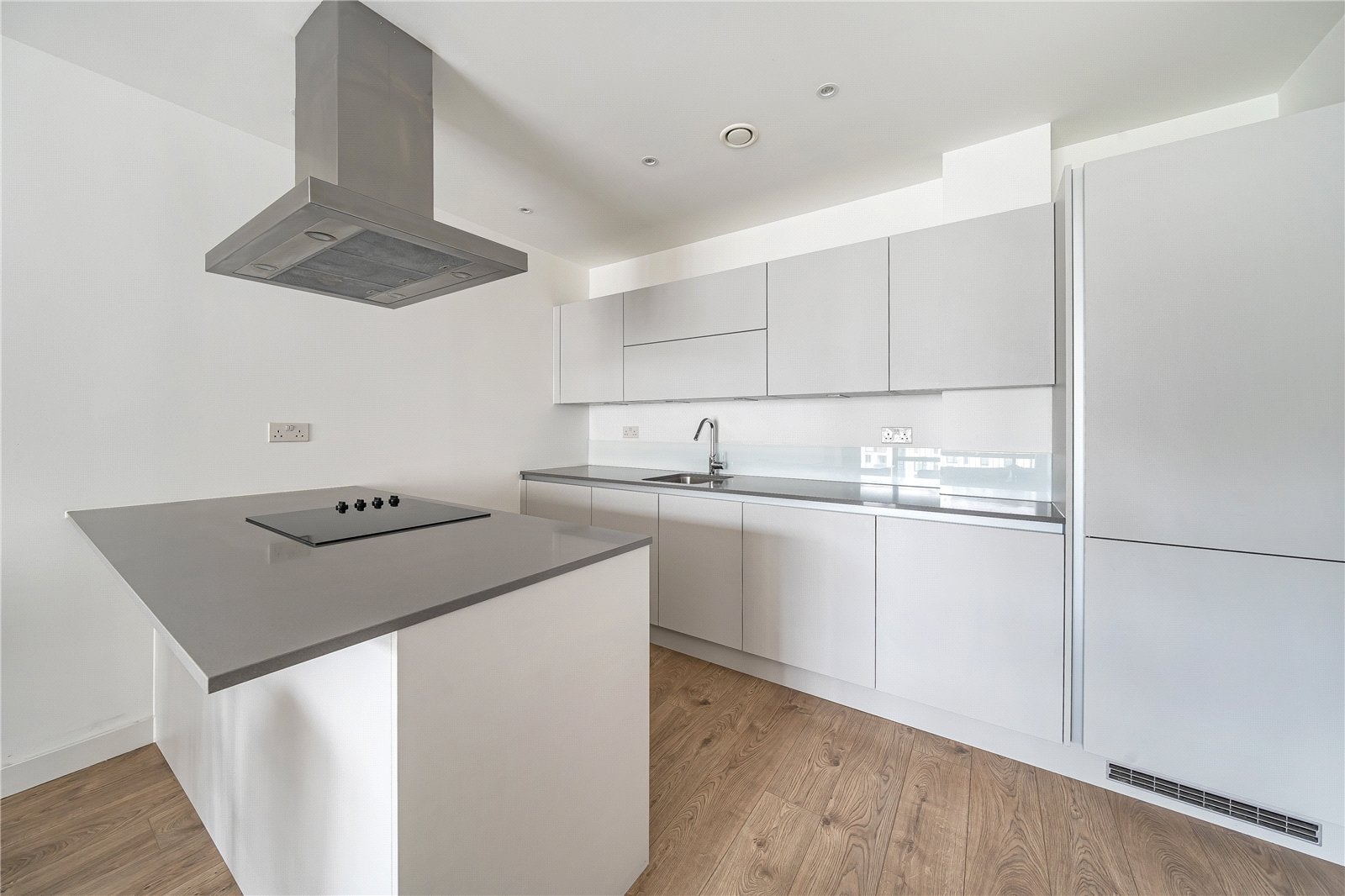 Flat Forrester Way in Greater London