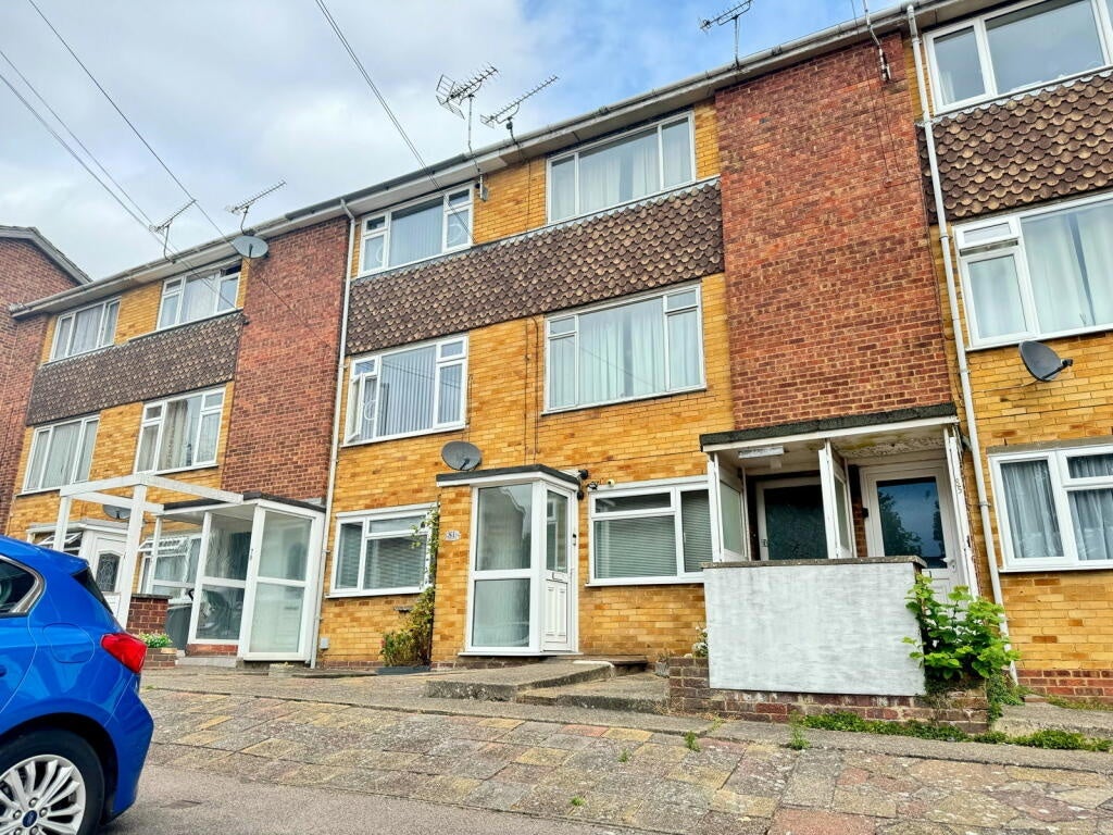 Flat Scott Avenue in Rainham