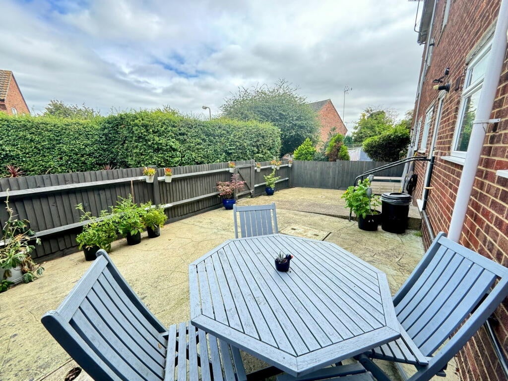 Flat Scott Avenue in Rainham