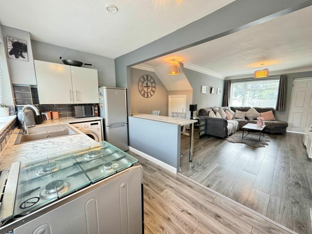 Flat Scott Avenue in Rainham