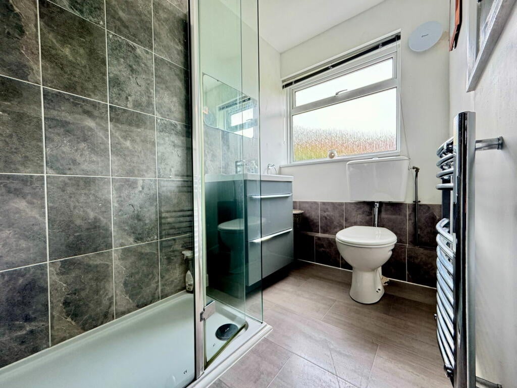 Flat Scott Avenue in Rainham
