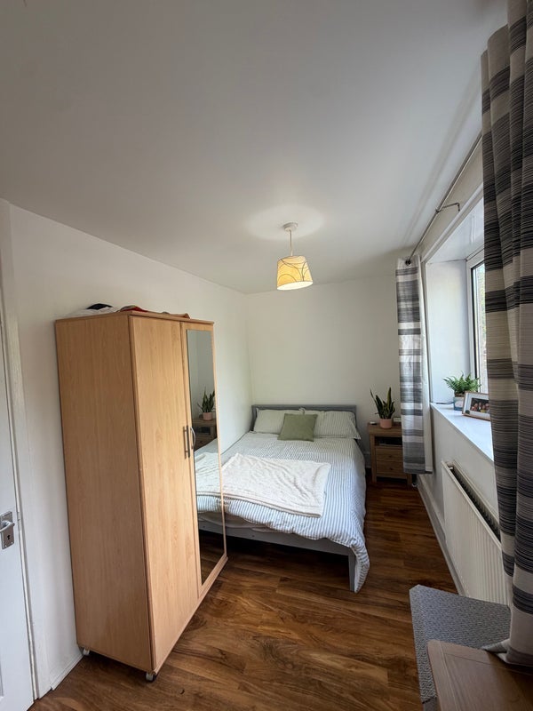 Room Belthorn Crescent in Greater London