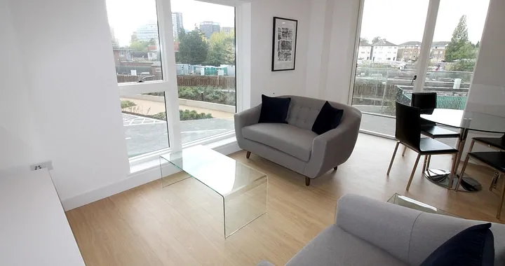 Flat Cherry Orchard Road in Greater London
