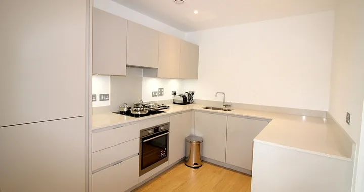 Flat Cherry Orchard Road in Greater London
