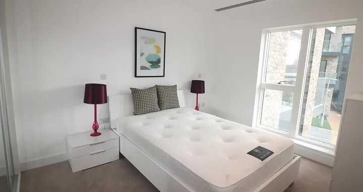 Flat Cherry Orchard Road in Greater London