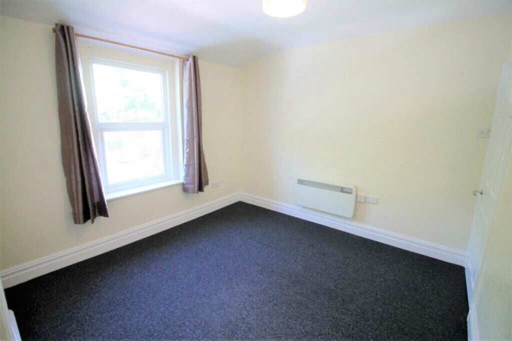 Flat Cheltenham Road in Bristol