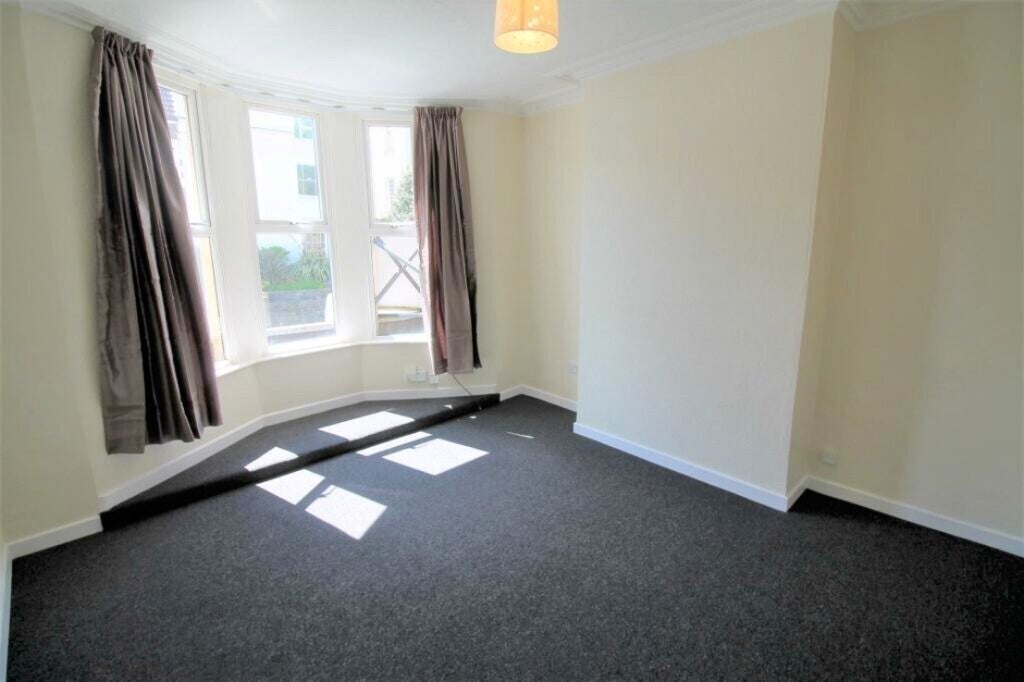 Flat Cheltenham Road in Bristol