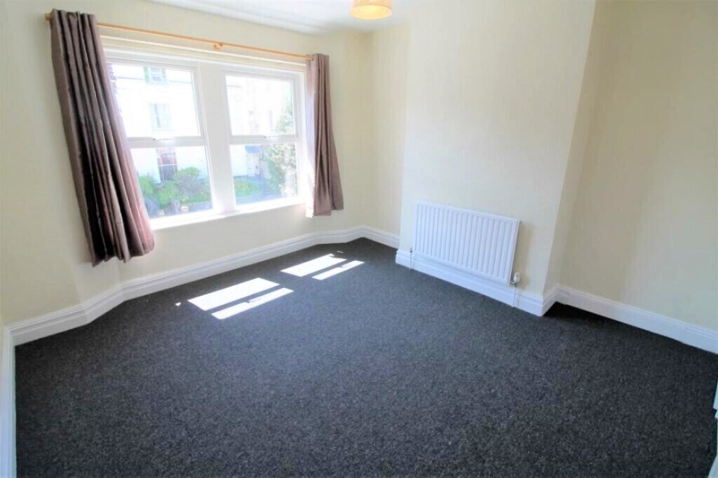 Flat Cheltenham Road in Bristol