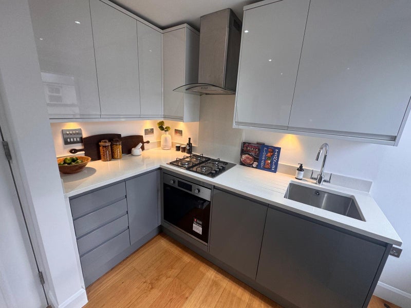 Flat Waterlow Road in Greater London