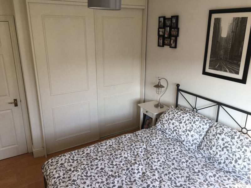 Flat Hawthorn Grove in Greater London