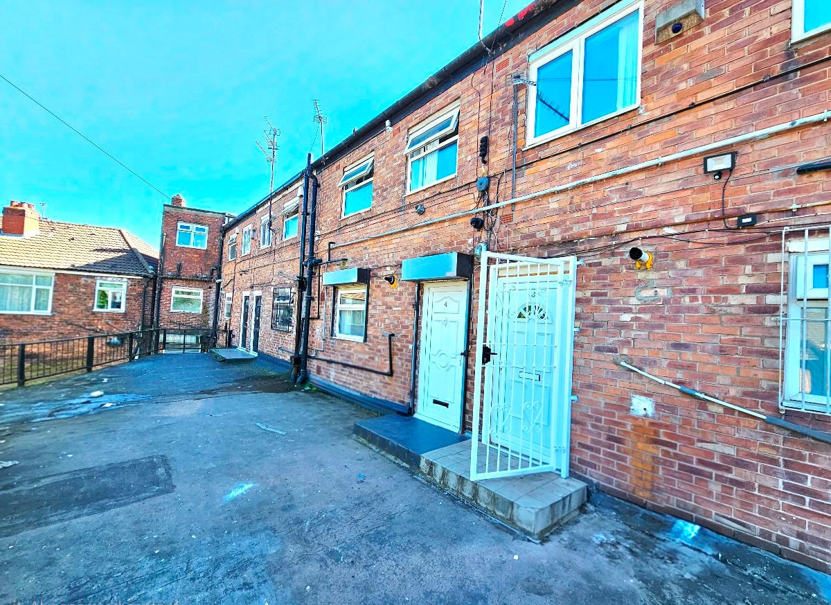 Flat Lane End Road in Manchester