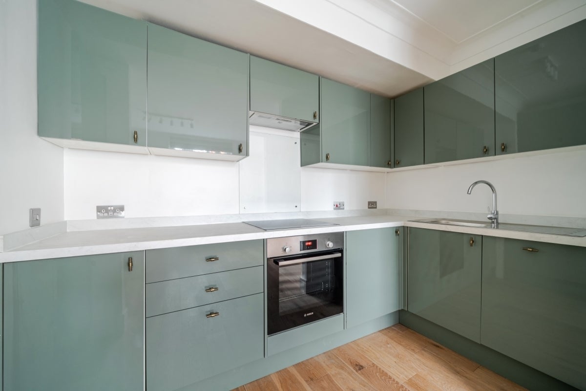 Flat Monmouth Road in City of Westminster